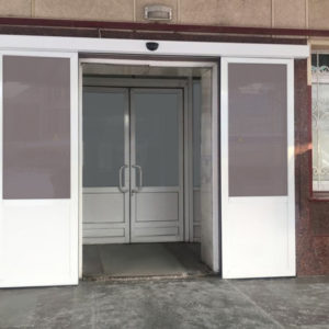 Автоматическая противопожарная дверь / серия FRM7373